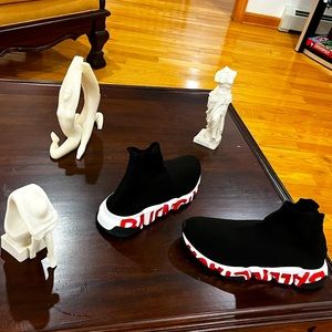 Balenciaga speed trainers graffiti size 41 condition 9.8. Only worn once.